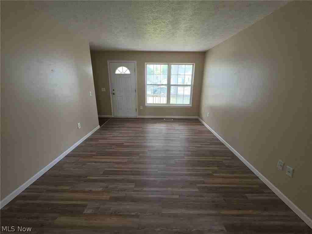 370 Concord Ave - Photo 6 of 13