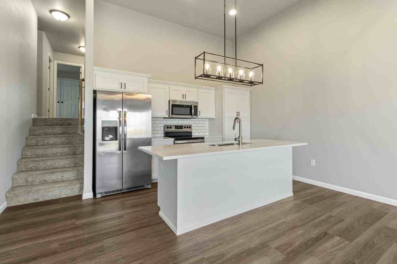 762 United Dr #1 - Photo 2 of 14