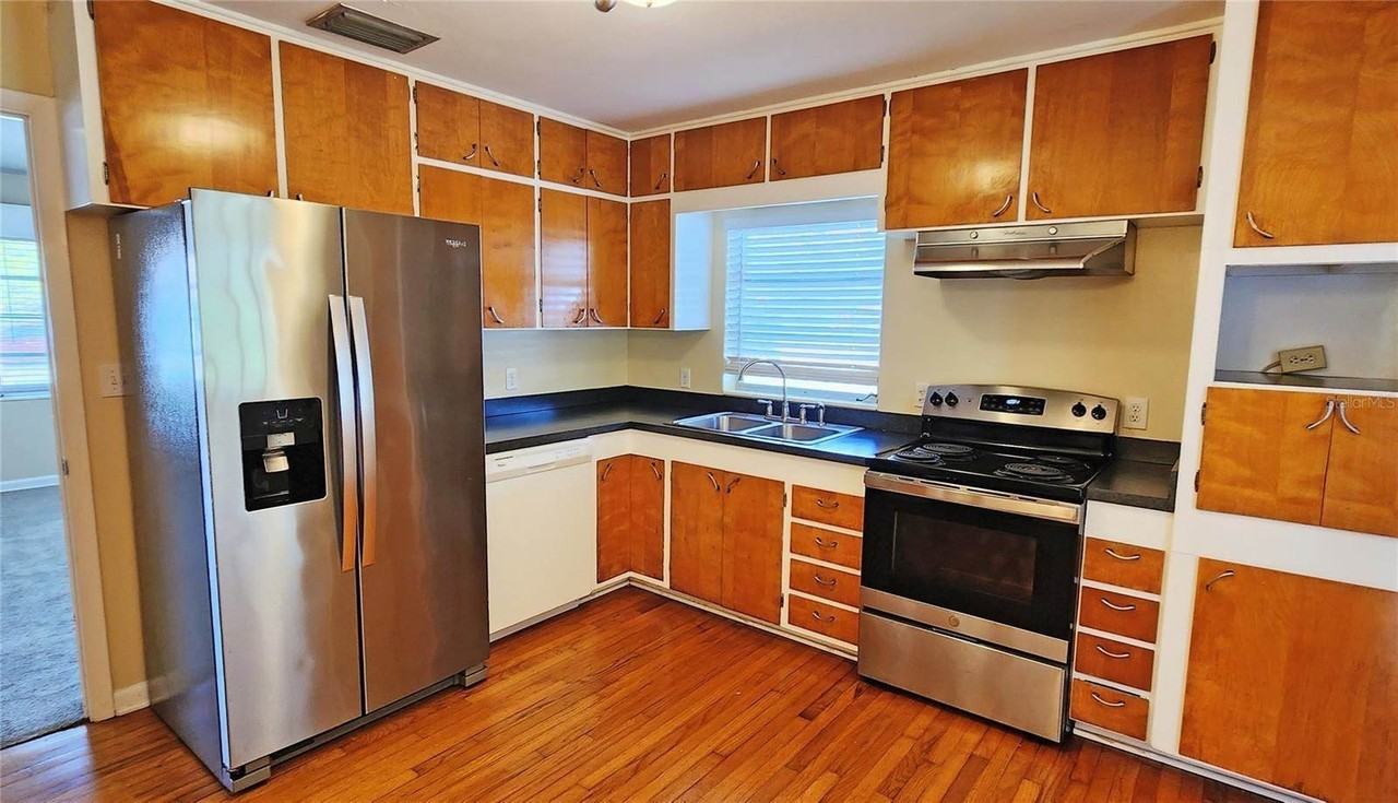 1901 6th St W - Photo 5 of 22