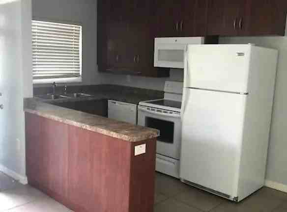 2054 Arlington St #100 - Photo 2 of 12