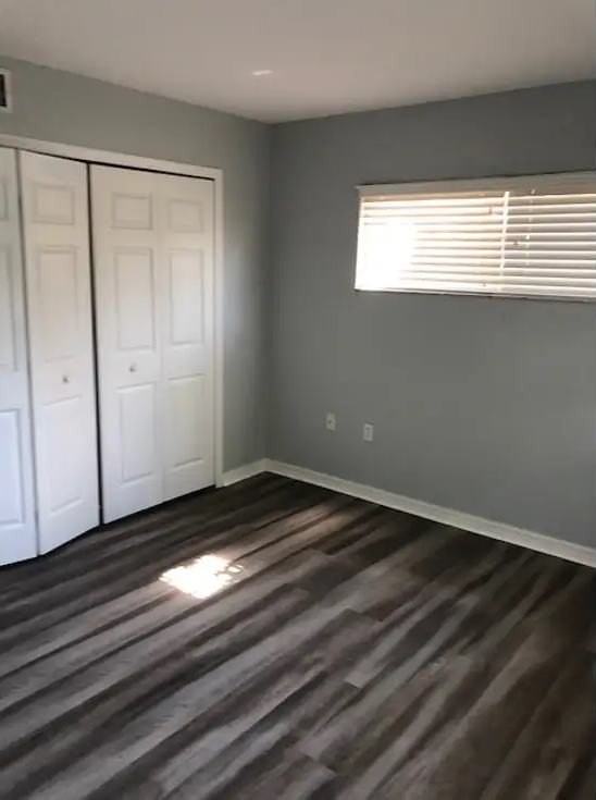 2054 Arlington St #100 - Photo 7 of 12