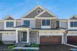 featured image of 15 Muirfield Ln