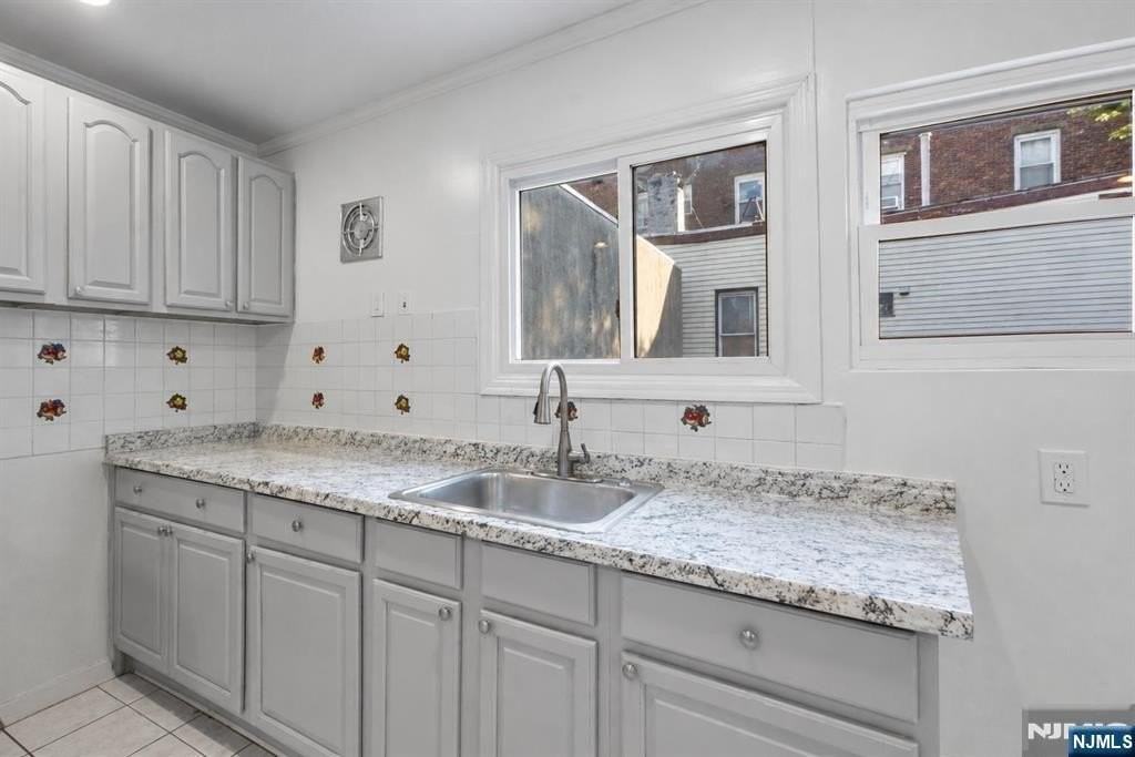 303 43rd St - Photo 5 of 23