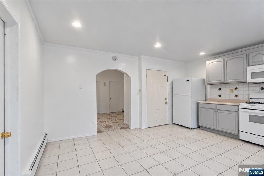 303 43rd St - Photo 7 of 23