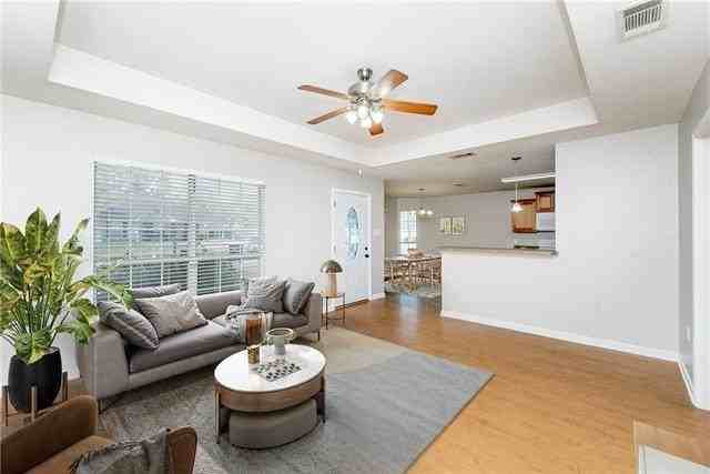 16124 Charleton Dr - Photo 4 of 23