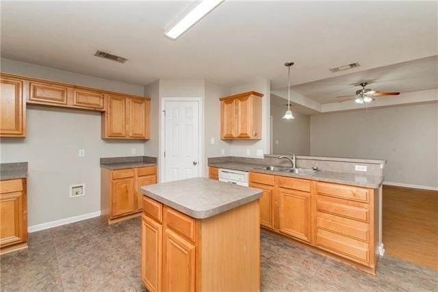 16124 Charleton Dr - Photo 7 of 23