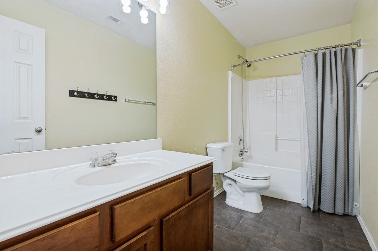 5943 Waterford Dr - Photo 7 of 13
