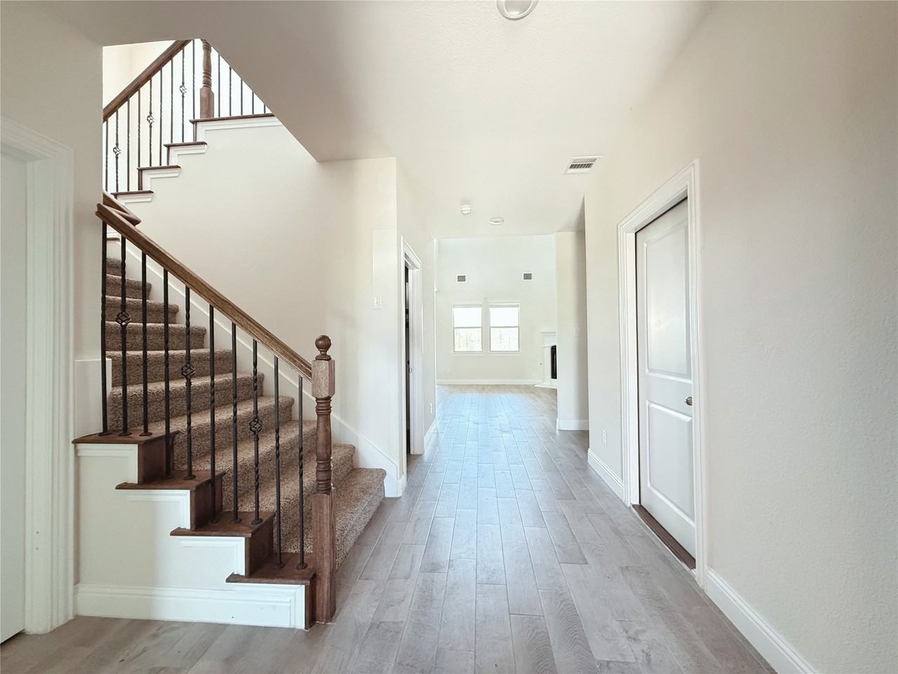 4238 Long Dr - Photo 4 of 23
