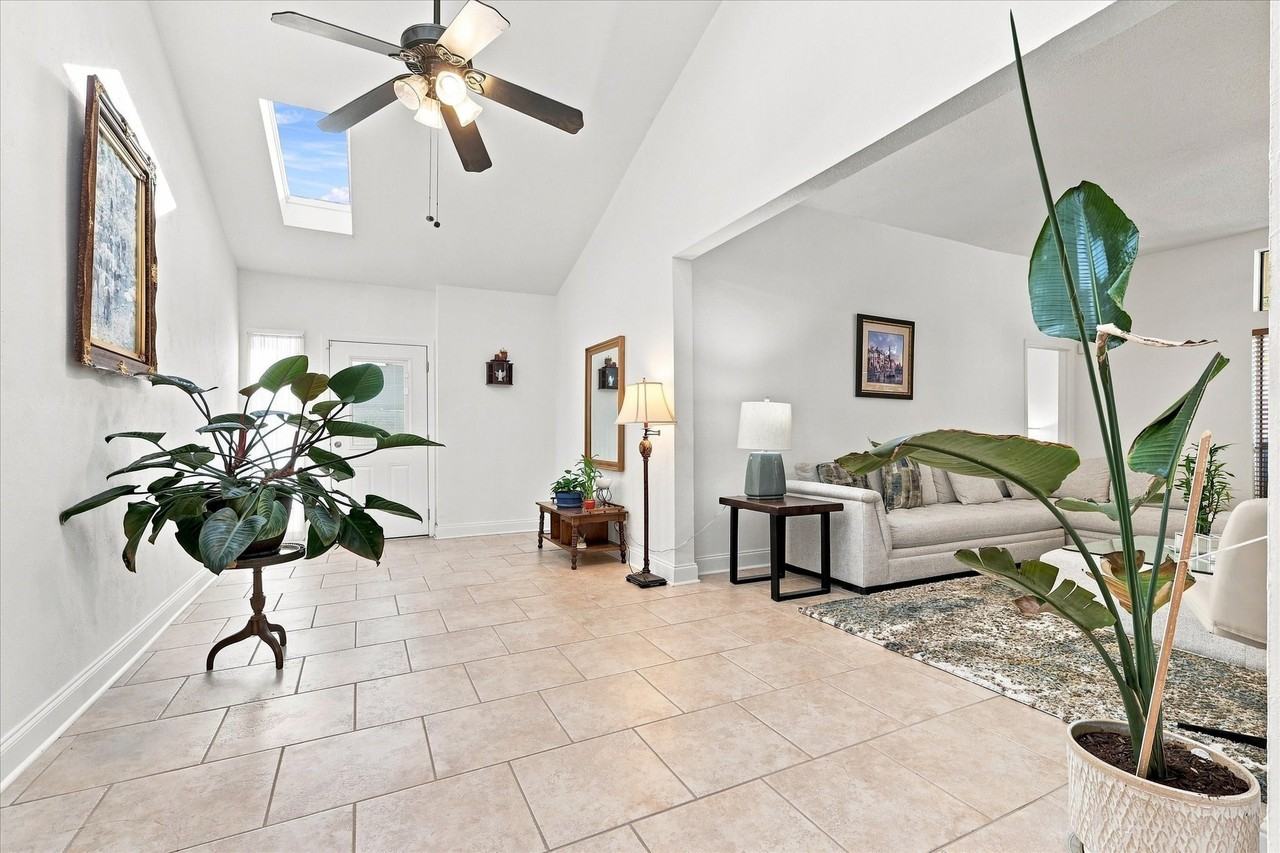 2021 Whippoorwill Ln - Photo 4 of 34
