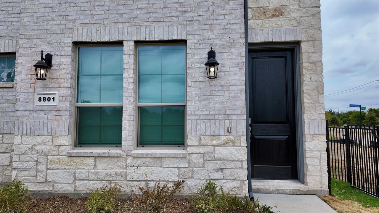 8801 Shoppers Ln - Photo 4 of 23