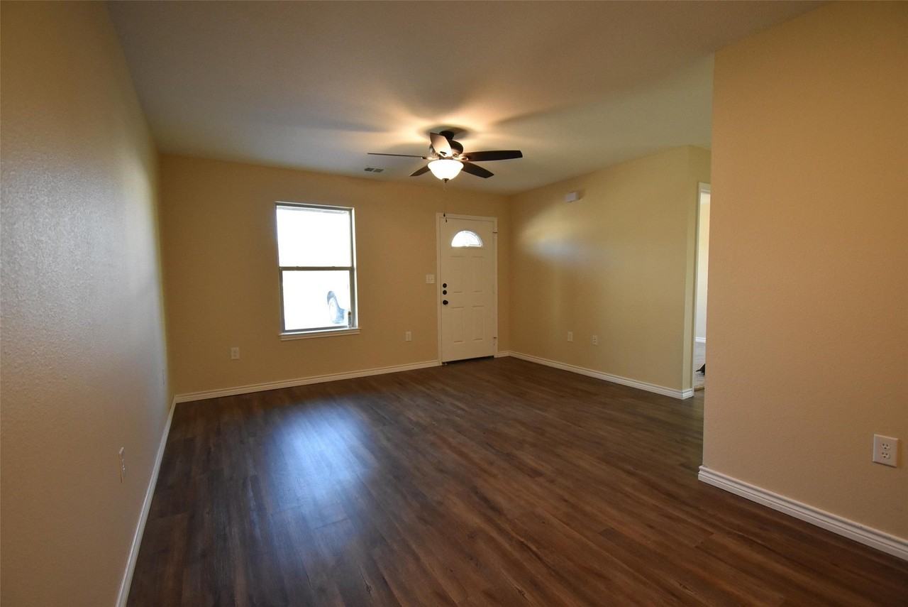 104 N Jordan St #B - Photo 4 of 12