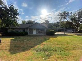 featured image of 401 N Neathery Ave