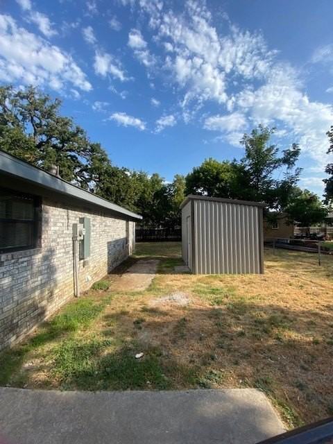 401 N Neathery Ave - Photo 3 of 19