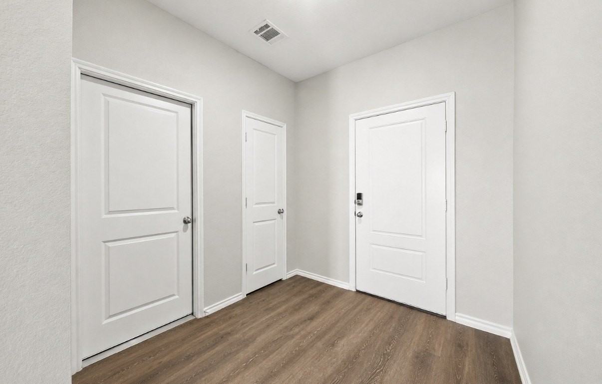702 Watermill Rd - Photo 3 of 19