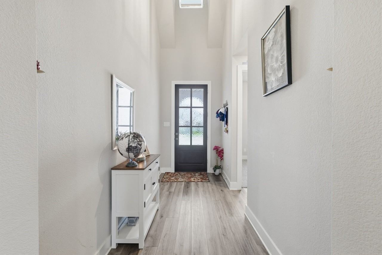 3001 Milton Dr - Photo 3 of 35