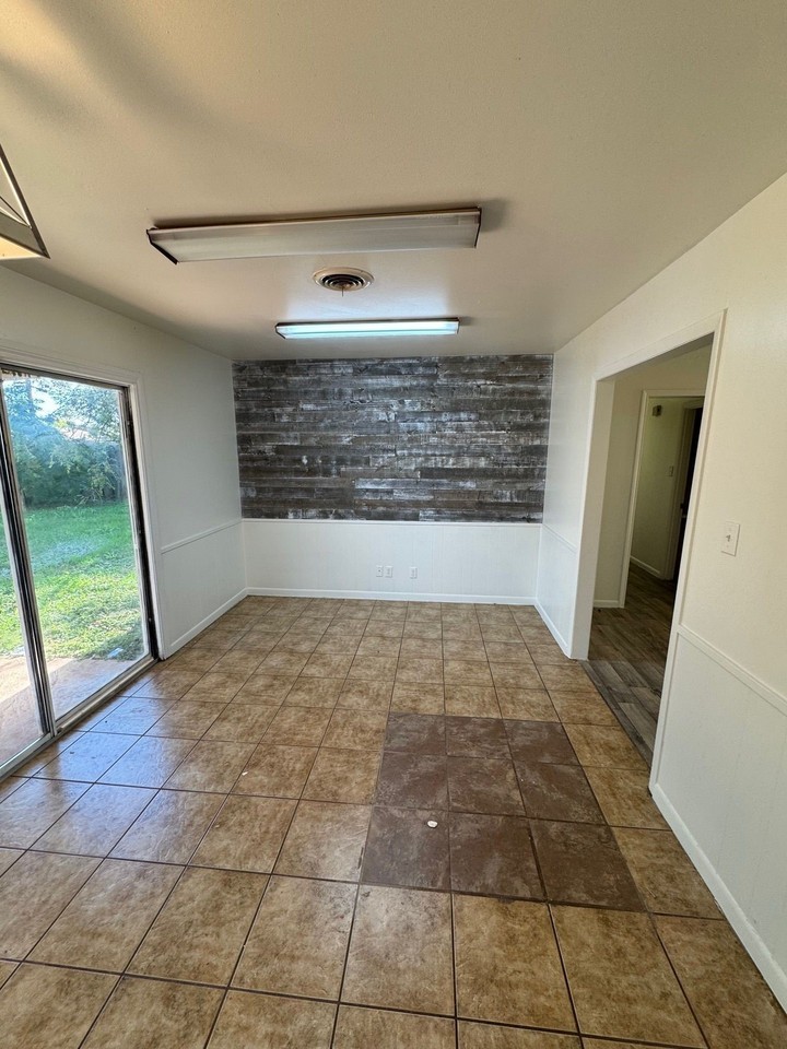 2633 Minter Ln - Photo 4 of 13