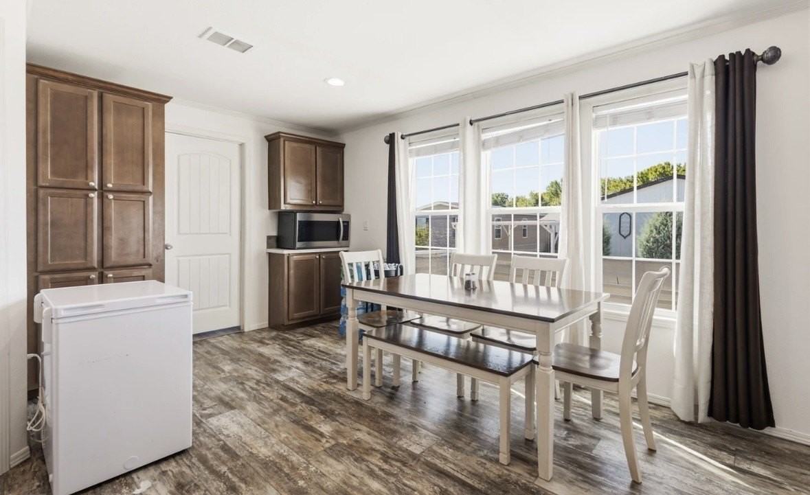 1800 Preston On The Lake Blvd #470 - Photo 4 of 7