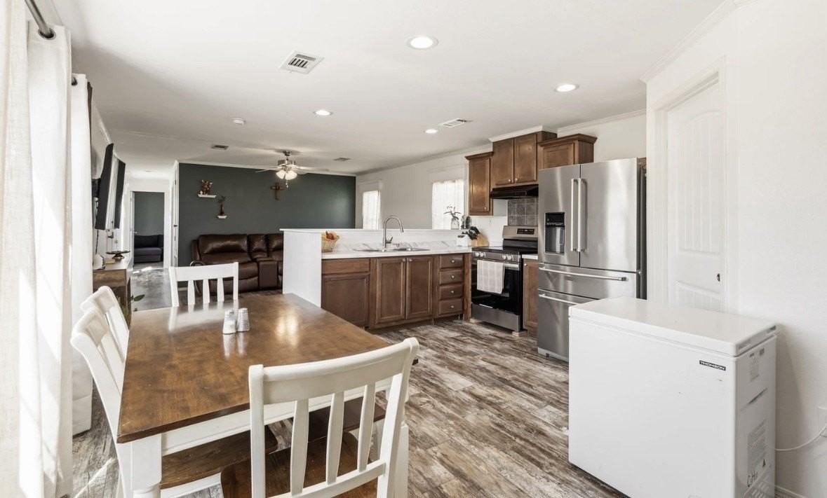 1800 Preston On The Lake Blvd #470 - Photo 5 of 7