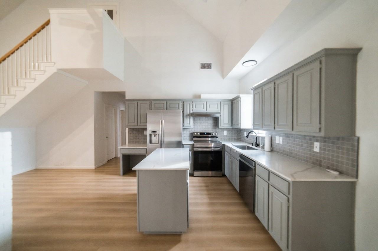 954 Lloyds Rd - Photo 5 of 32