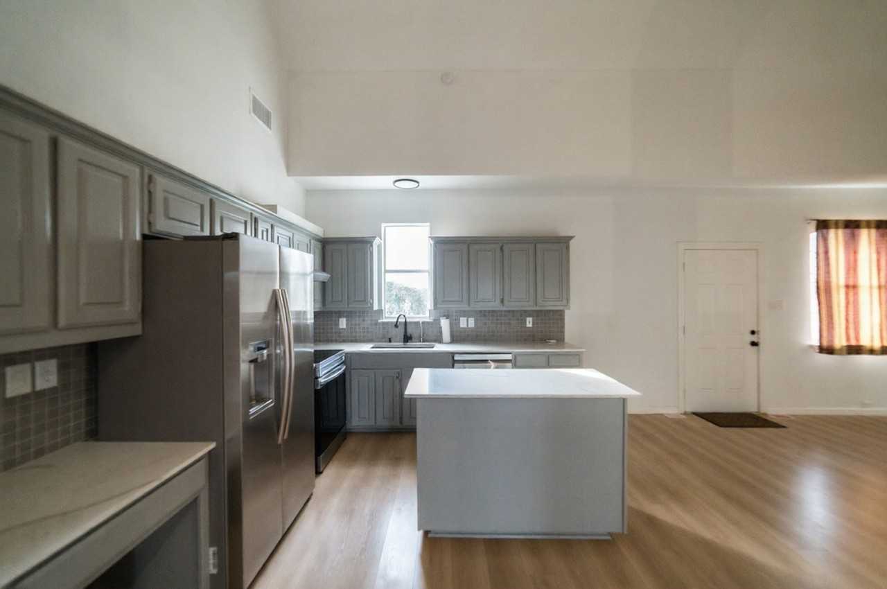 954 Lloyds Rd - Photo 6 of 32