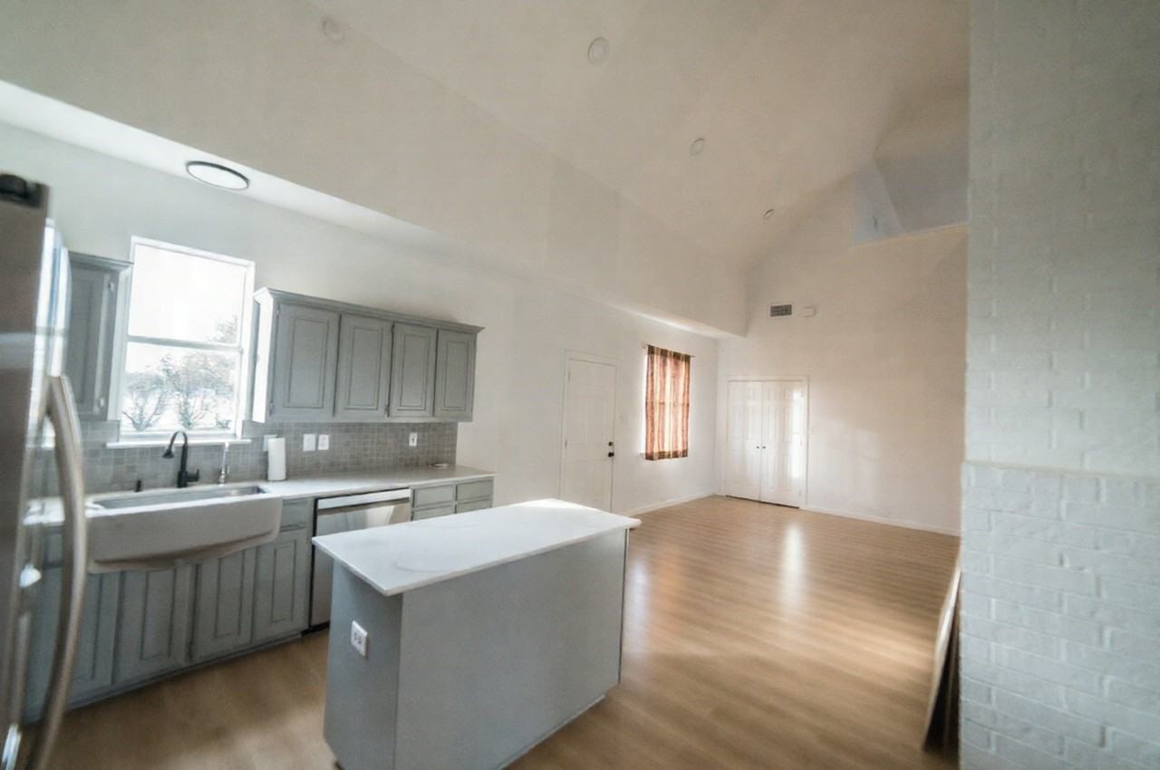 954 Lloyds Rd - Photo 7 of 32