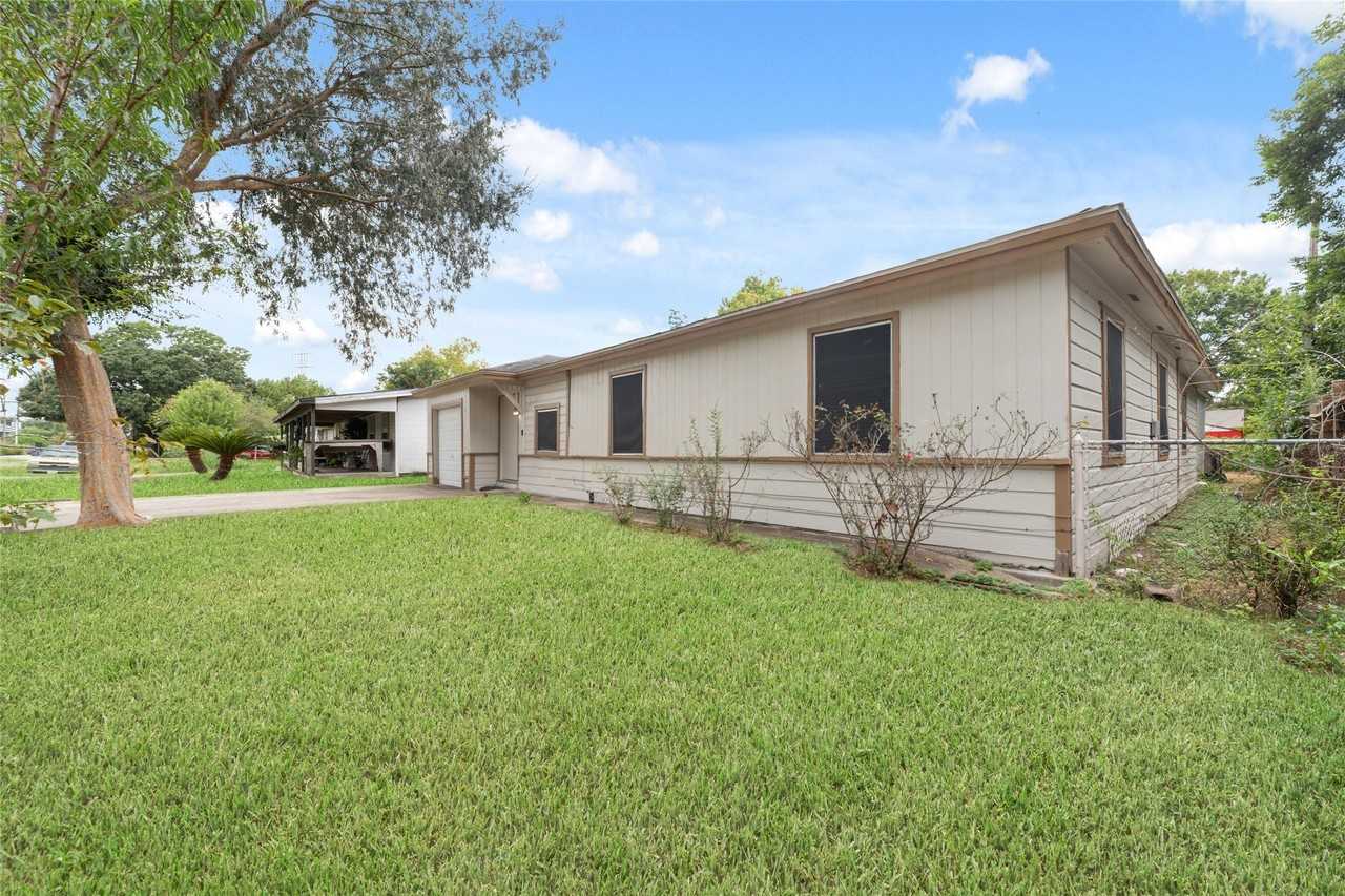11715 Almeda Genoa Rd - Photo 3 of 22