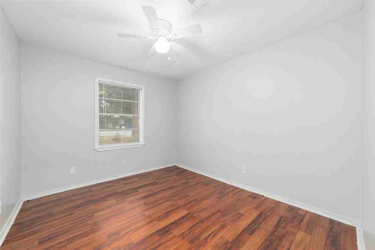 11715 Almeda Genoa Rd - Photo 5 of 22