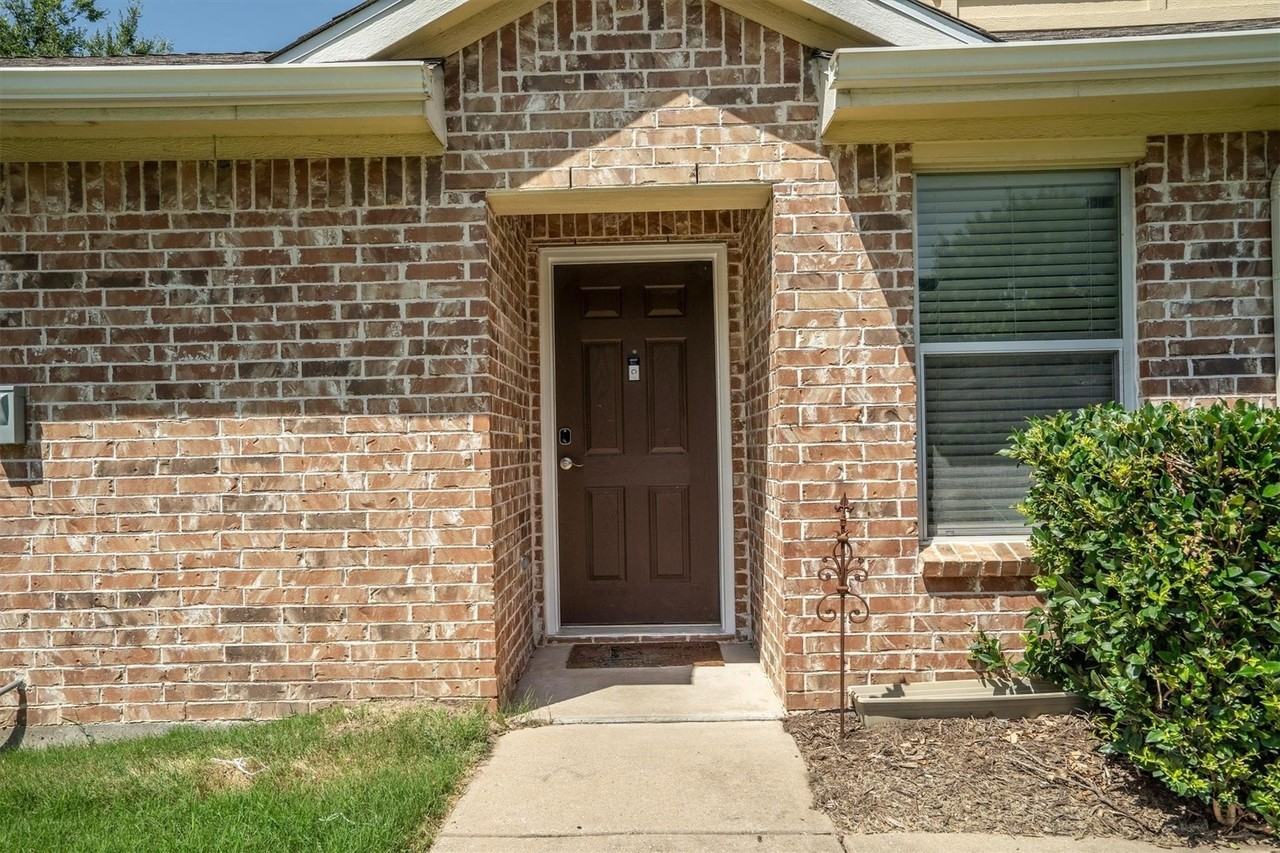 5315 Crimson Oaks Dr - Photo 3 of 36