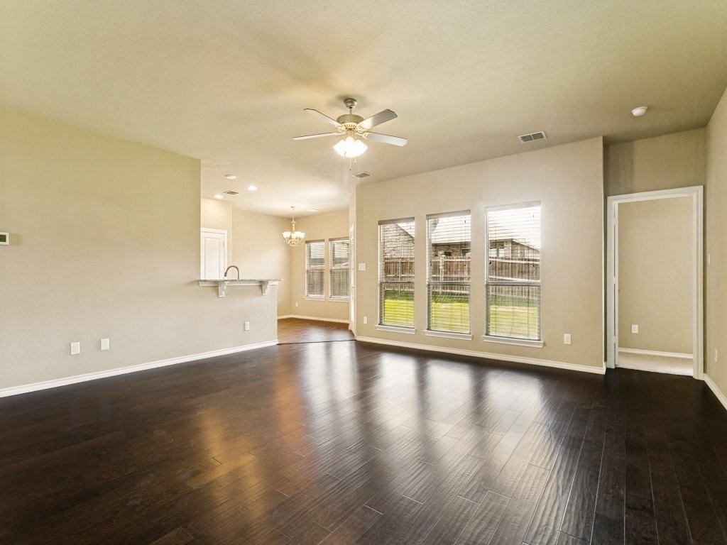 4009 Kensington Dr - Photo 3 of 25