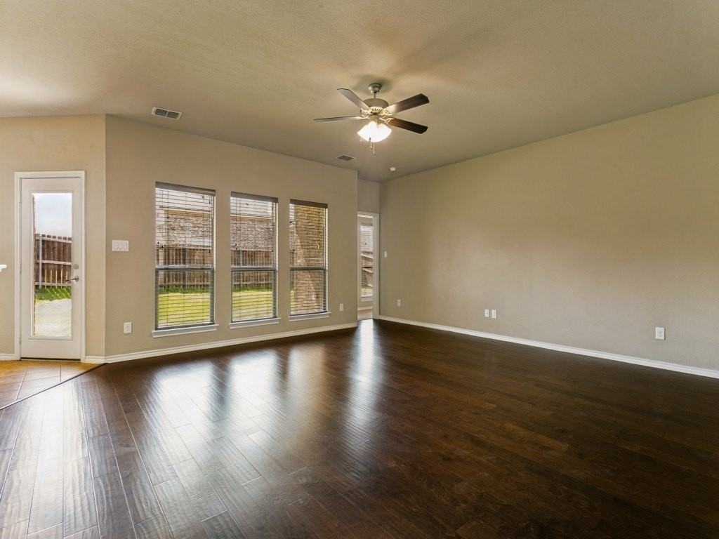 4009 Kensington Dr - Photo 6 of 25
