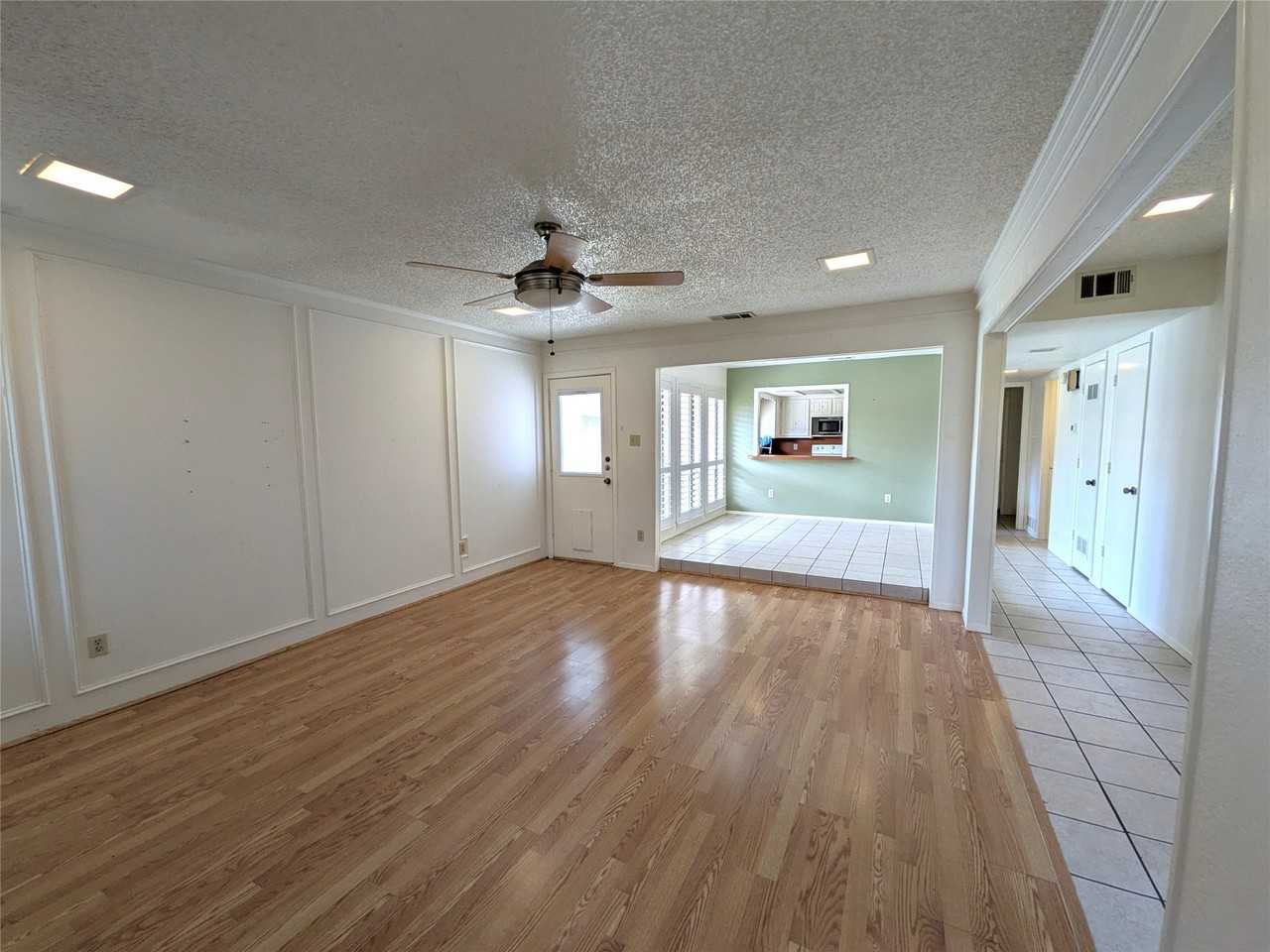3302 Townbluff Pl - Photo 5 of 26