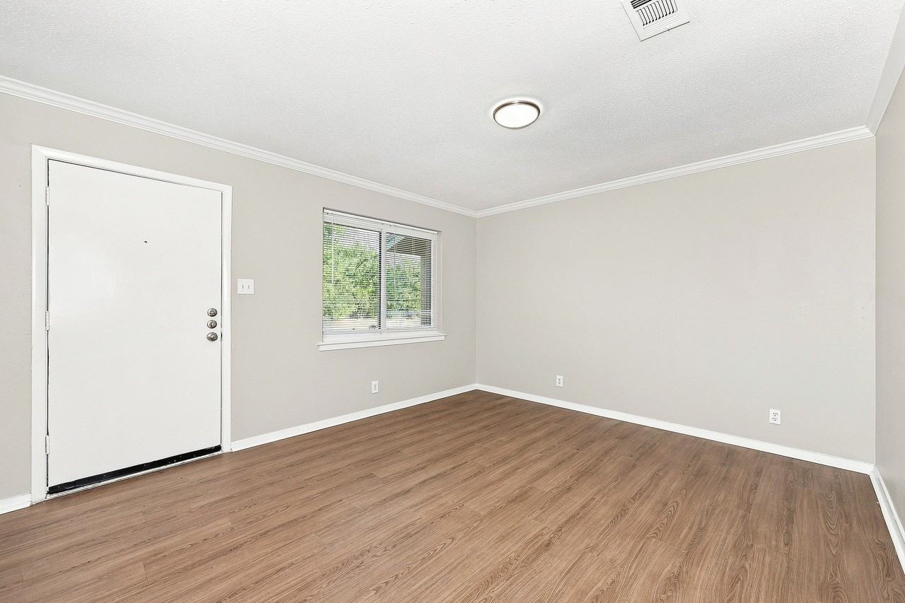 313 Mccurdy St - Photo 2 of 16