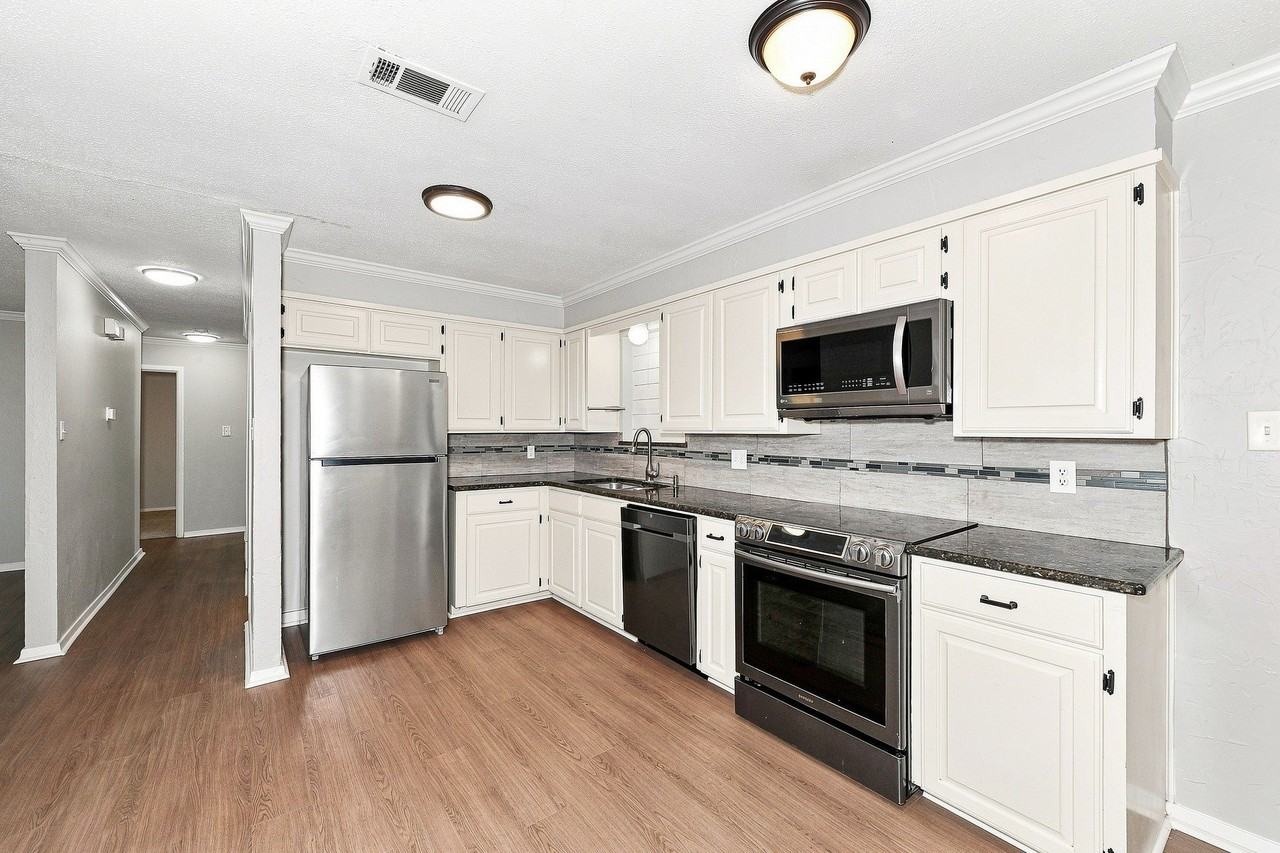 313 Mccurdy St - Photo 3 of 16