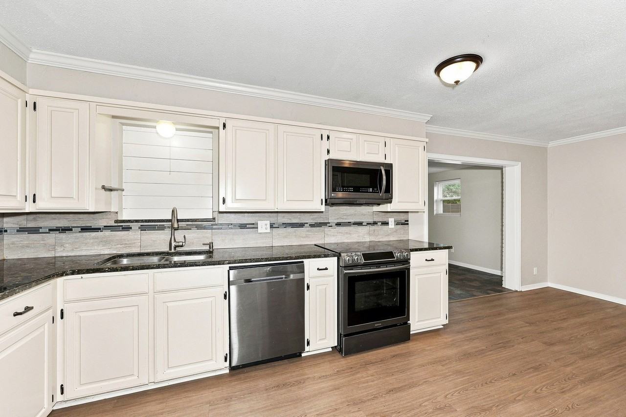313 Mccurdy St - Photo 4 of 16