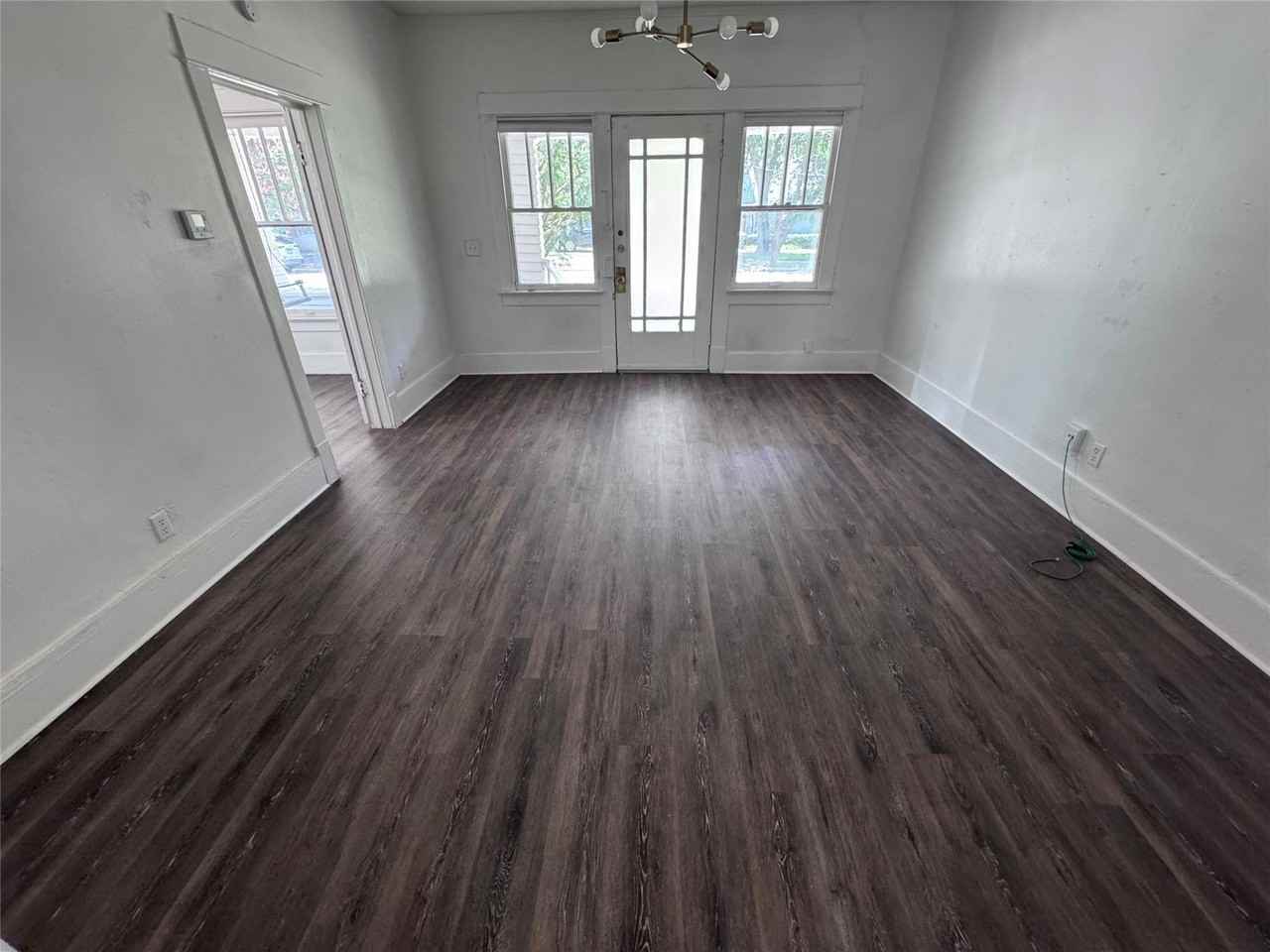 5619 Victor St - Photo 5 of 18