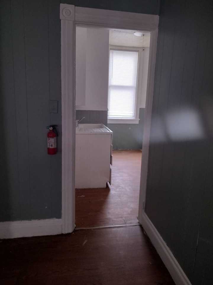 1426 Sunset Ave - Photo 2 of 10