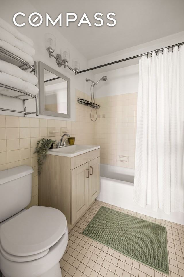 245 E 35th St #3A - Photo 3 of 4