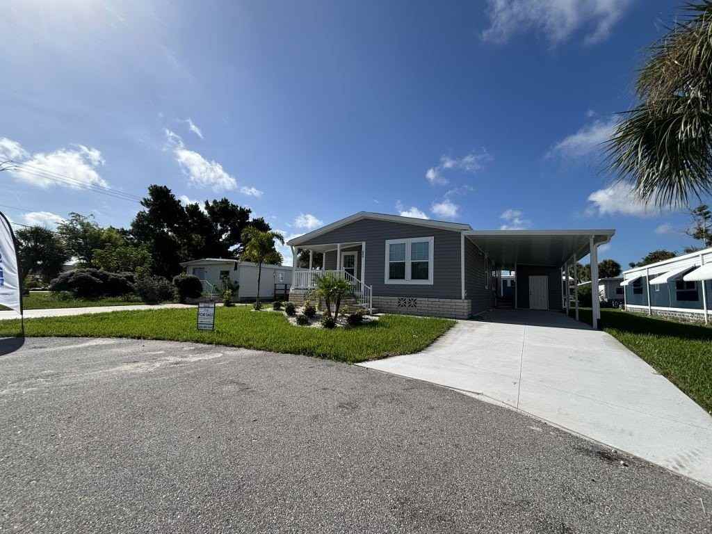 984 W Lucaya Ave #0412
