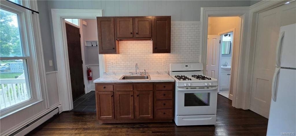 13068 Main St - Photo 5 of 27