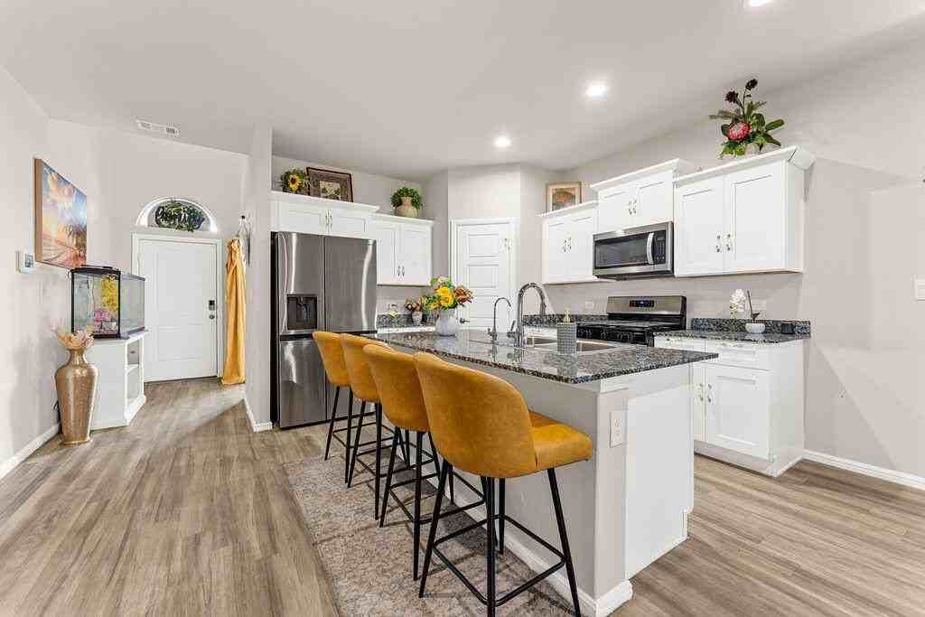 6302 Polo Grounds Ct - Photo 3 of 10