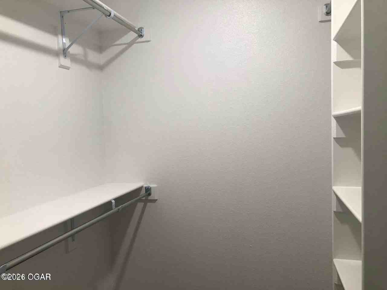 2513 Murphy Ave - Photo 4 of 15
