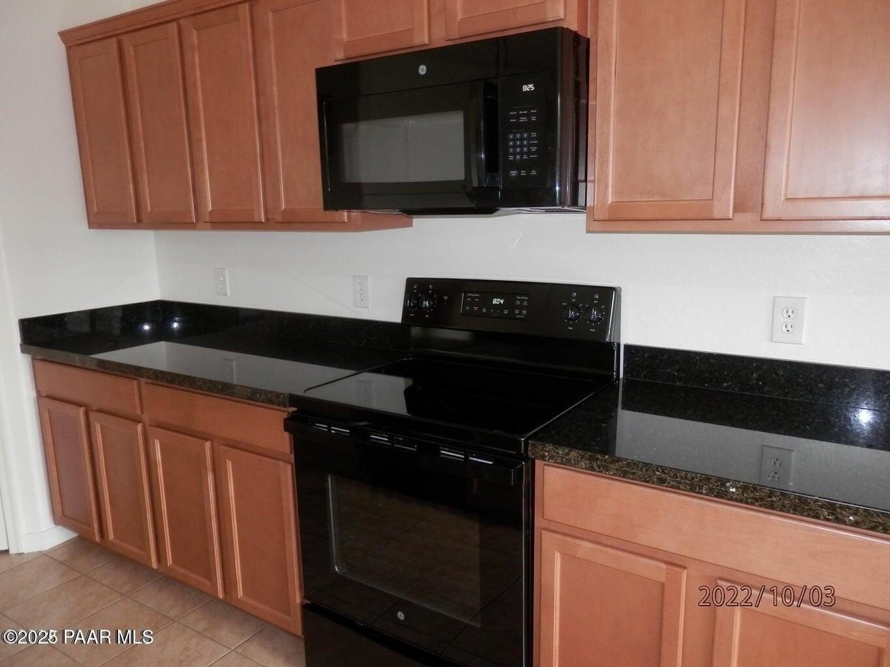 6882 Gables Trl - Photo 5 of 13