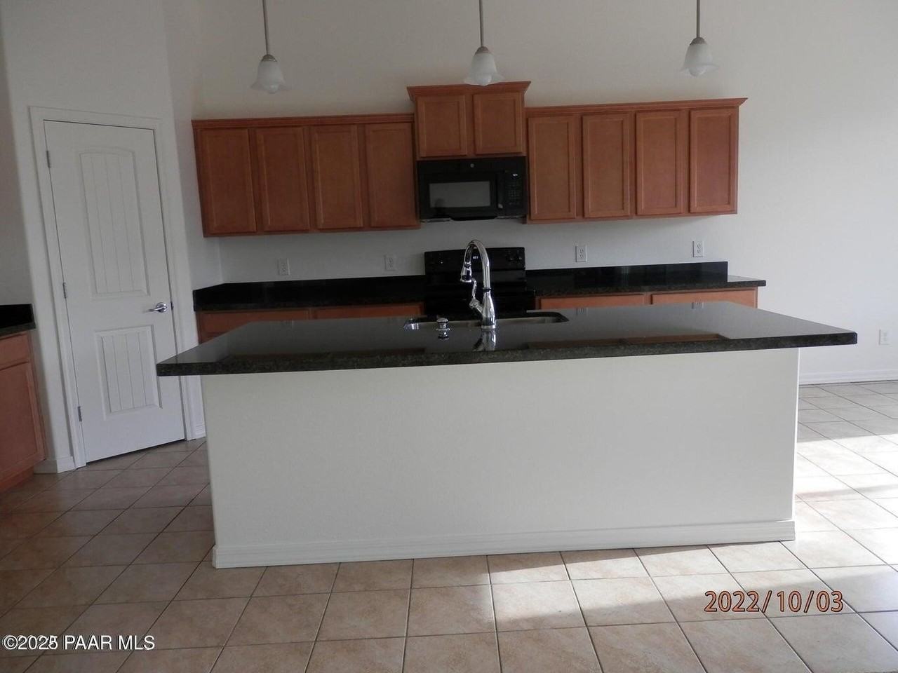 6882 Gables Trl - Photo 7 of 13