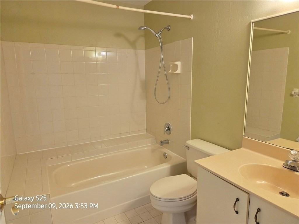 691 S Centre Ct Sw #101 - Photo 4 of 23