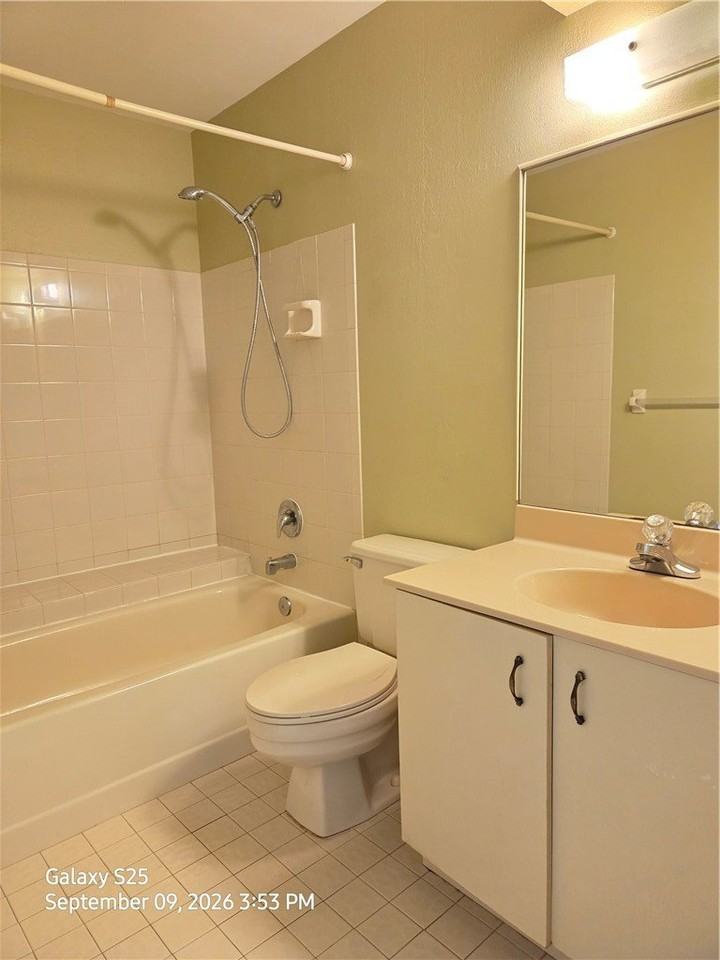 691 S Centre Ct Sw #101 - Photo 5 of 23