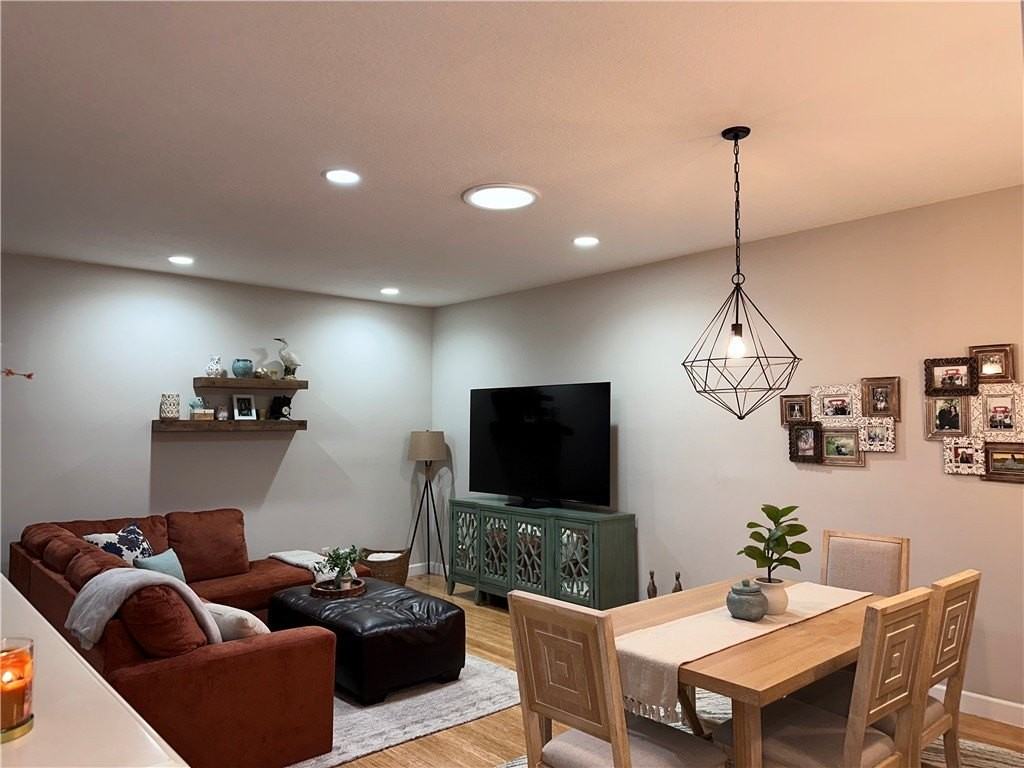 6640 Liberty Pl - Photo 4 of 18