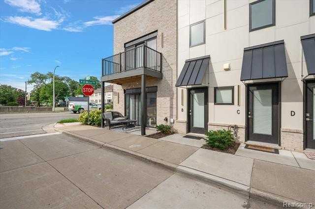 105 N Laurel St #C - Photo 5 of 50
