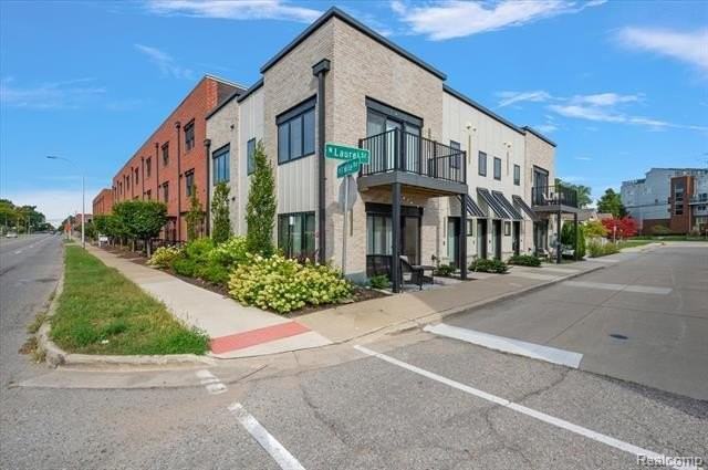 105 N Laurel St #C - Photo 6 of 50