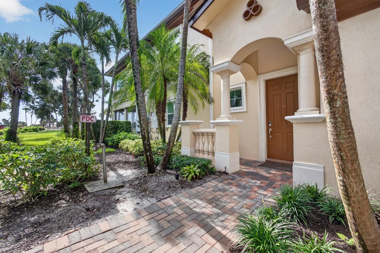 195 Tresana Blvd #165 - Photo 4 of 50