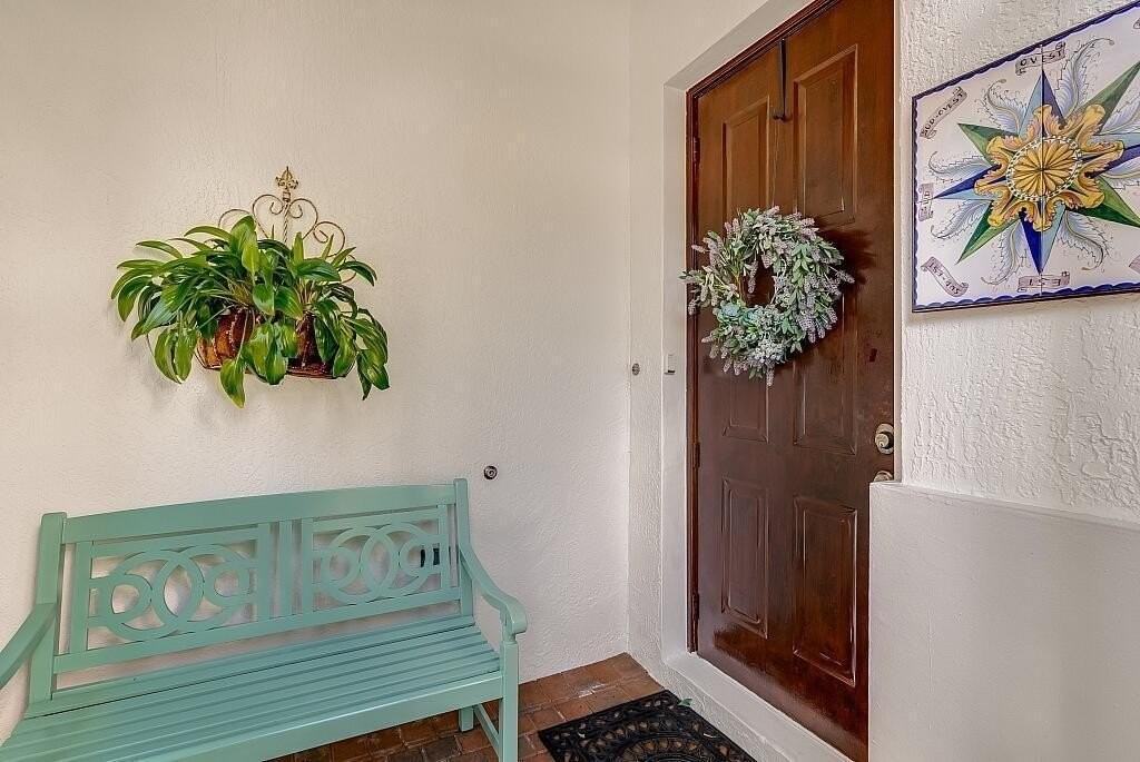 631 Moondancer Ct - Photo 4 of 50